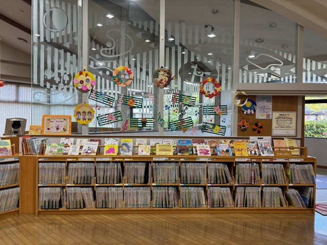 児童コーナー展示風景