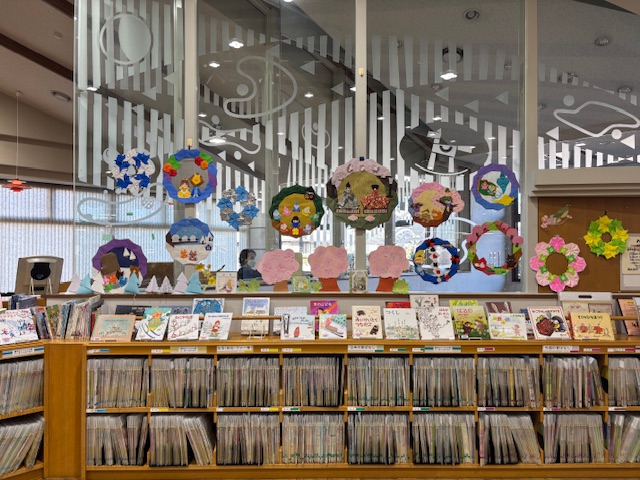 児童コーナー展示写真