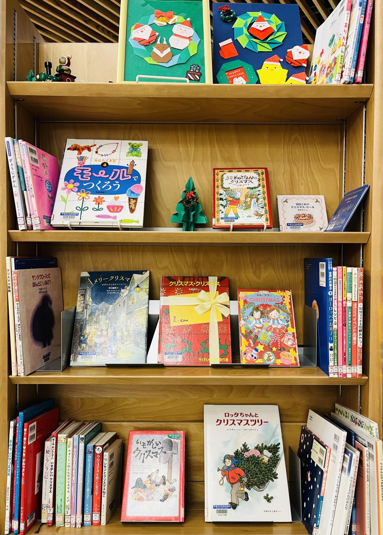 12月の児童展示コーナーの画像